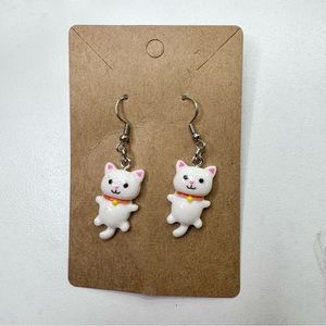 White kitty cat handmade earrings